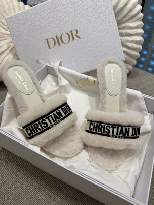 Christian Dior Dway shearling mules new, size 39, cream