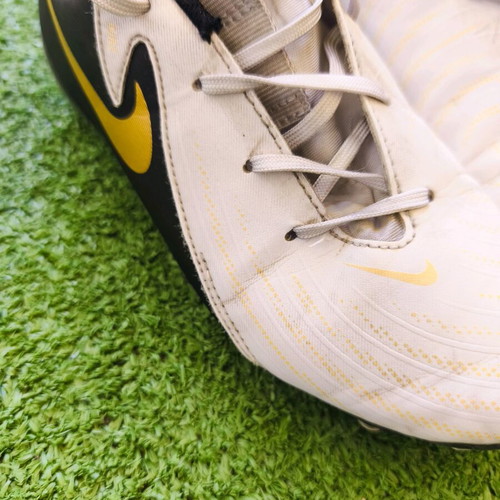 Nike Phantom GX II football shoes like new, white with gold details