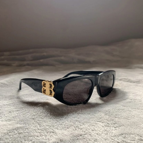 Balenciaga sunglasses like new