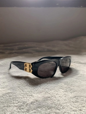 Balenciaga sunglasses like new