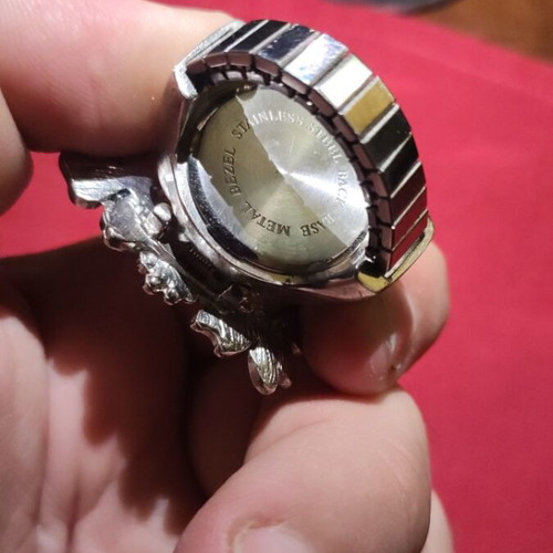 Sophie watch ring used, battery needed