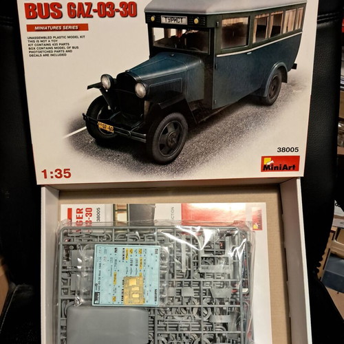 Passenger Bus GAZ-03-30 Mod. 1945 MiniArt collectible new