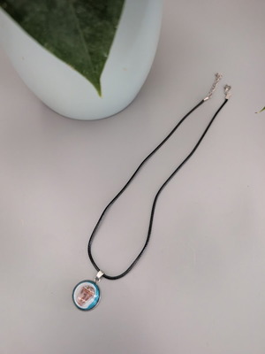 Pendant with real shell