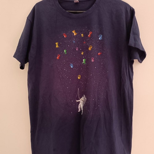 T-shirt unisex with galaxy design like new, size M, blue