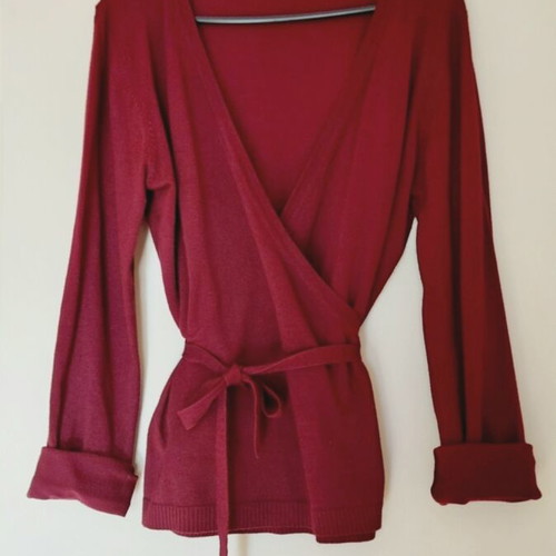 Burgundy wrap blouse like new, size M