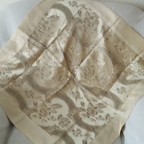 Table linens like new, set with orange, beige and champagne cloths