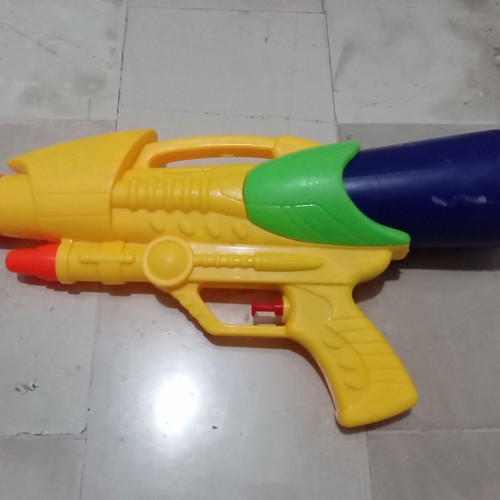 Water gun used, medium size