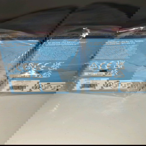 Συλλεκτικά κουτάκια Red Bull Tetris καινούργια, αριθμοί 9423/10000 και 7508/10000