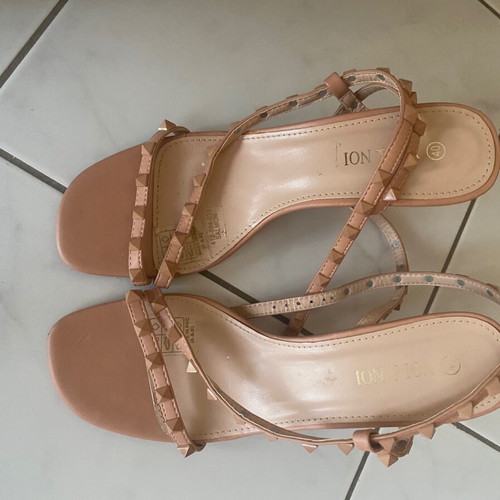 Pink pastel sandals size 40 like new with bag set
