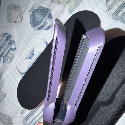 Dyson Airstrait with case like new