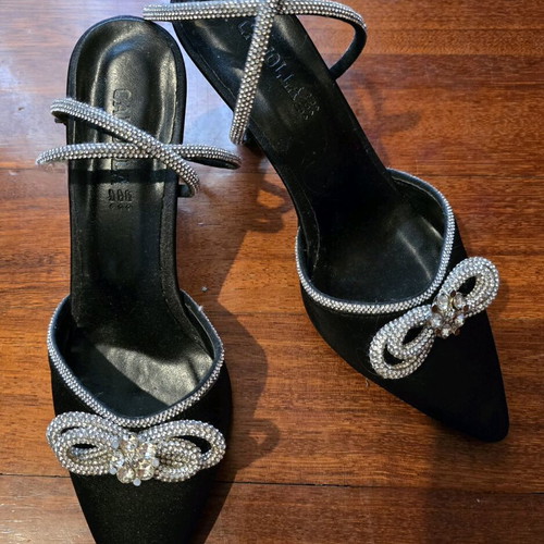 Heels with rhinestones size 37 like new, 8.5cm black