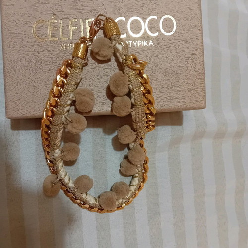 Boho style necklace like new with tassels and gold chain