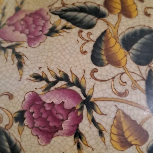 Decorative porcelain vase like new