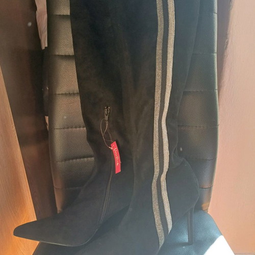 Vera Blum over the knee boots new, size 40, black with stripe