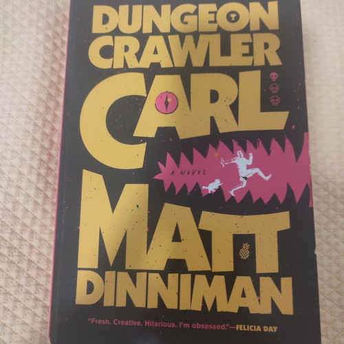 Dungeon Crawler Carl by Matt Dinniman like new, English