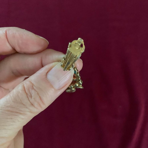 Vintage gold earrings with ruby stones like new