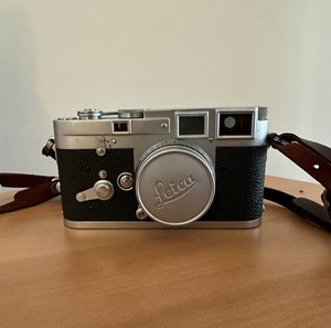 Φωτογραφική μηχανή Leica M3 με αναδιπλούμενο φακό Elmar 50 3,5.