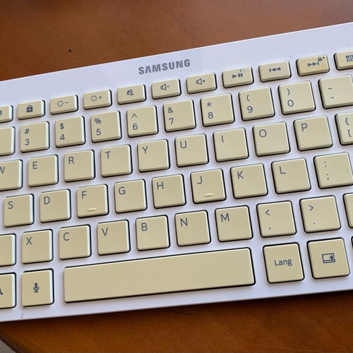 Samsung Bluetooth keyboard used model BKB-10 white
