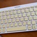 Samsung Bluetooth keyboard used model BKB-10 white