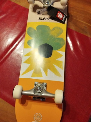 Element Skateboard new 8"