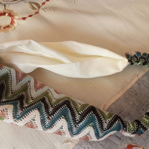 Nautica hairband used, damaged