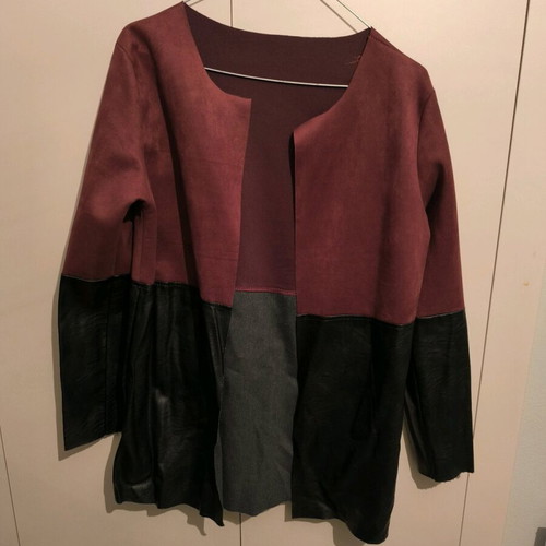Bordeaux jacket with black leather detail like new