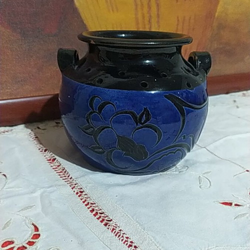 Decorative clay vase