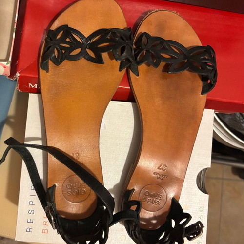 Gios Eppo summer sandals size 37 like new black
