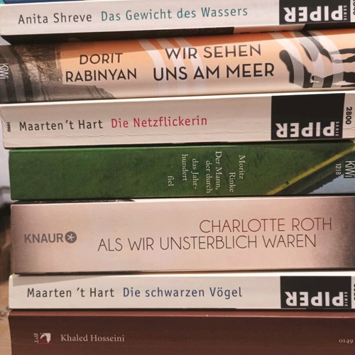 Books like new, pack of 12, German language
