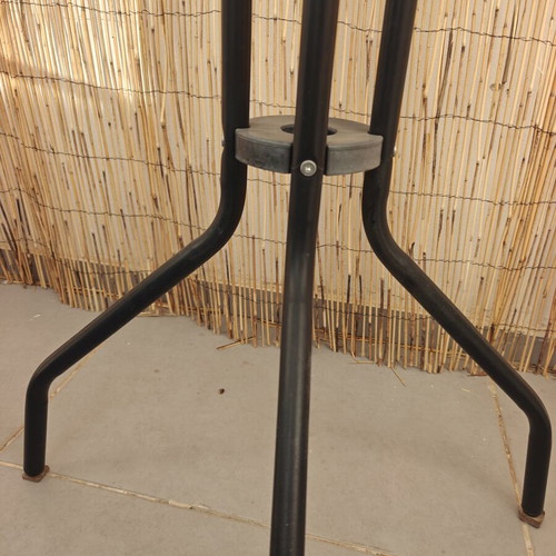 Garden table 60x70 like new