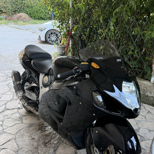 Suzuki Hayabusa Gen 1 used, black road motorcycle