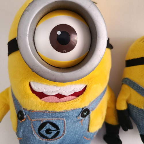 Minions Universal Studios plush set of 2 like new
