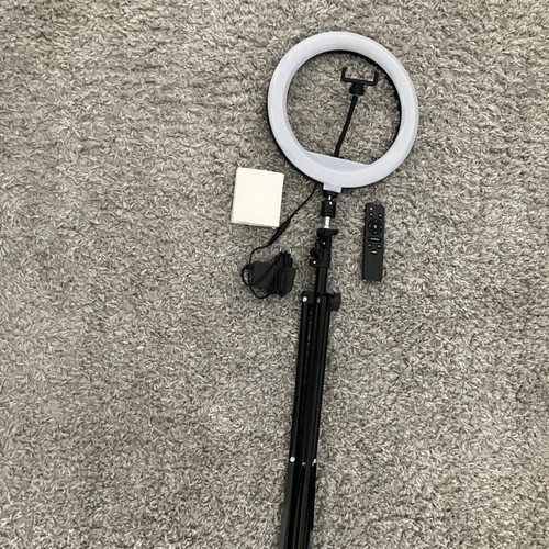 Photographic ring lamp 30cm with tripod, dimmer and remote used