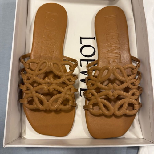 Loewe πέδιλα καινούρια, μέγεθος 39, καφέ
