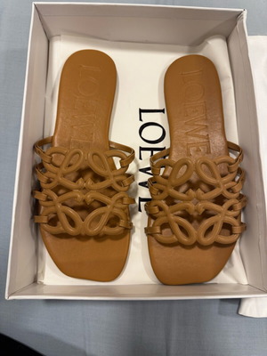Loewe πέδιλα καφέ καινούργια αφόρετα, μέγεθος 39