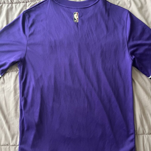 Sacramento Kings Nike T shirt like new, unisex, size S, purple