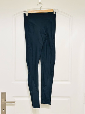 Oysho leggings like new with bike padding, size M