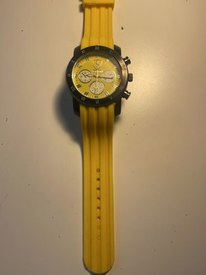 Men's yellow silicone sports watch racing style like new
