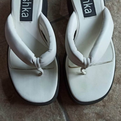 Bershka white flip flops with black sole like new, size 38