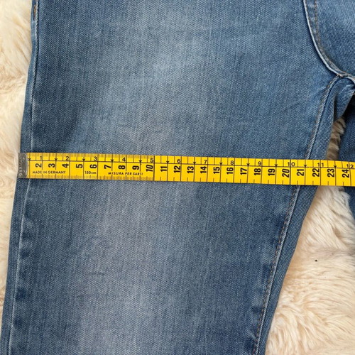 Toi Moi Flare Jeans M Women's like new, stretchy blue denim