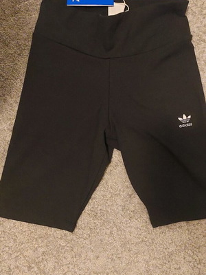 Adidas ποδηλατικό κολάν σε μαύρο, μέγεθος M