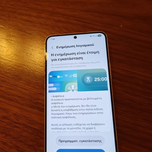 Samsung Galaxy S22 smartphone with minor corner crack
