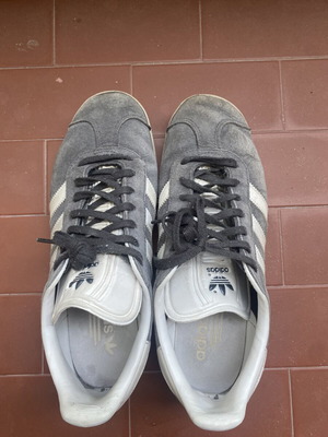 Adidas Gazelle athletic shoes unisex used, suede, size 40, gray