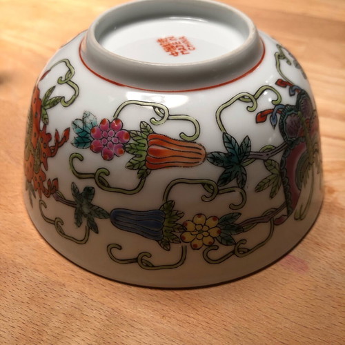 Vintage Chinese porcelain bowl and spoon like new