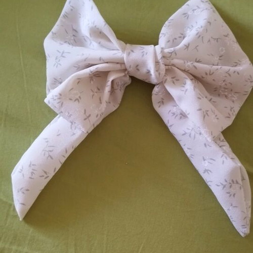 Hair bows like new, handmade, beige and purple, set of 2