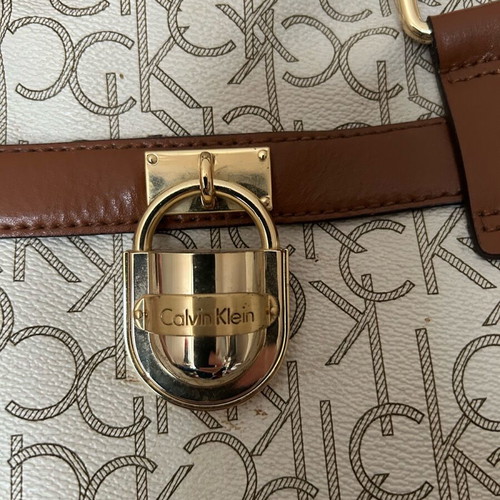 Calvin Klein handbag modern like new, multicolored