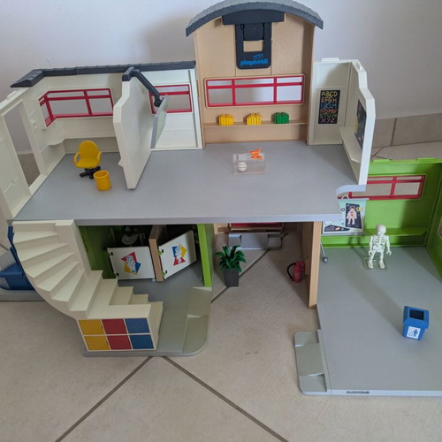 Playmobil School 9453 used with working clock and accessories