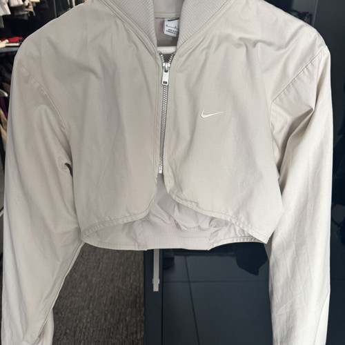 Nike cropped jacket like new, size S, beige