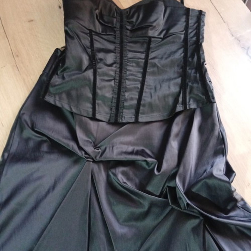 Satin skirt On Line luxur L like new, black