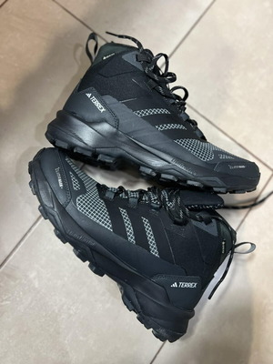 Adidas Terrex Skychaser AX5 Mid Gore-Tex hiking shoes size 42 like new
